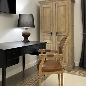 https://dimora-borghese-whitaker.sicilyhotelsitaly.net